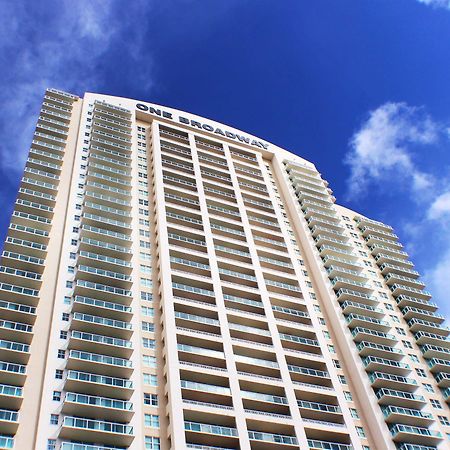Dharma Home Suites Miami At Brickell Exterior photo