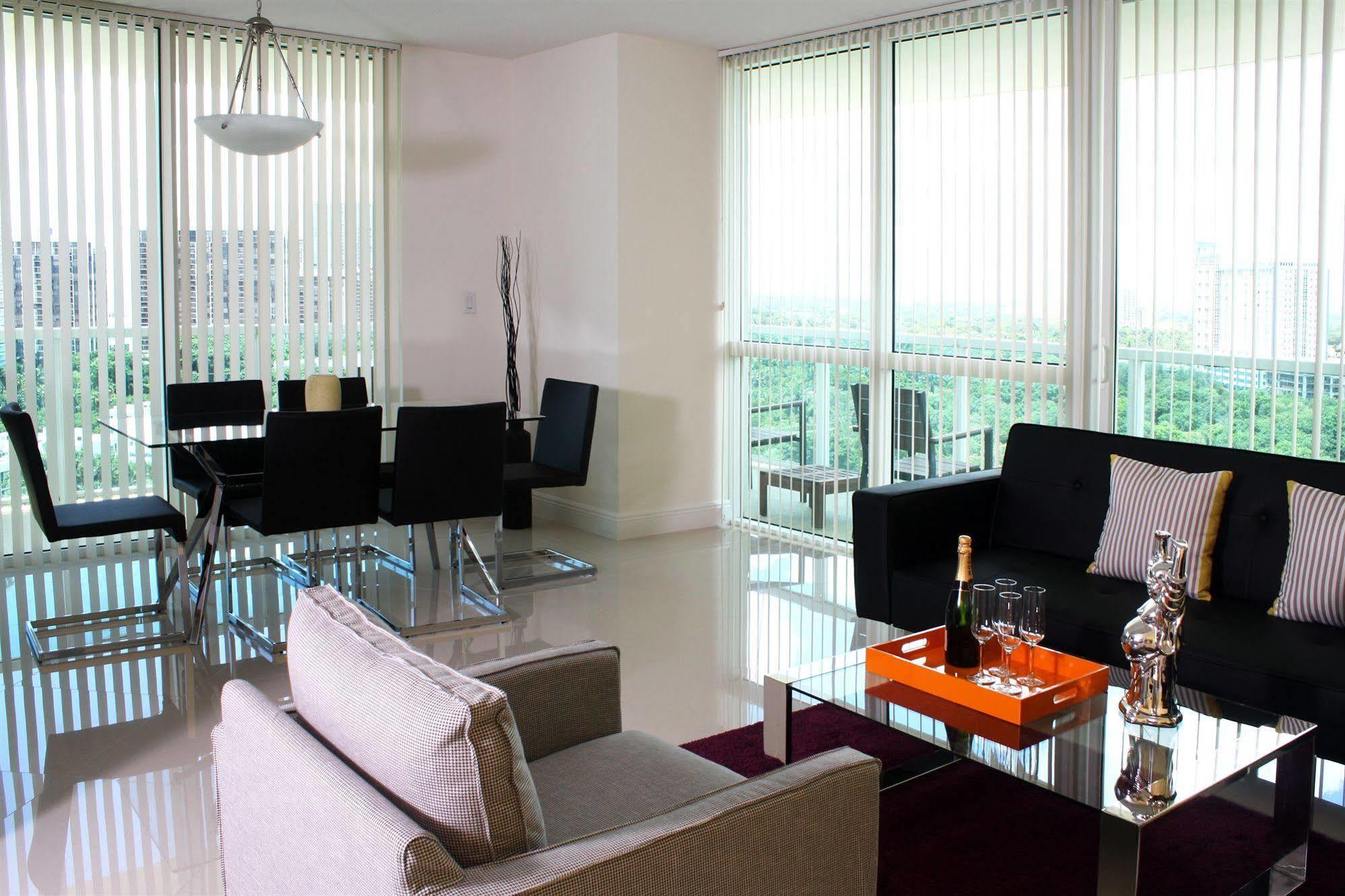 Dharma Home Suites Miami At Brickell Exterior photo