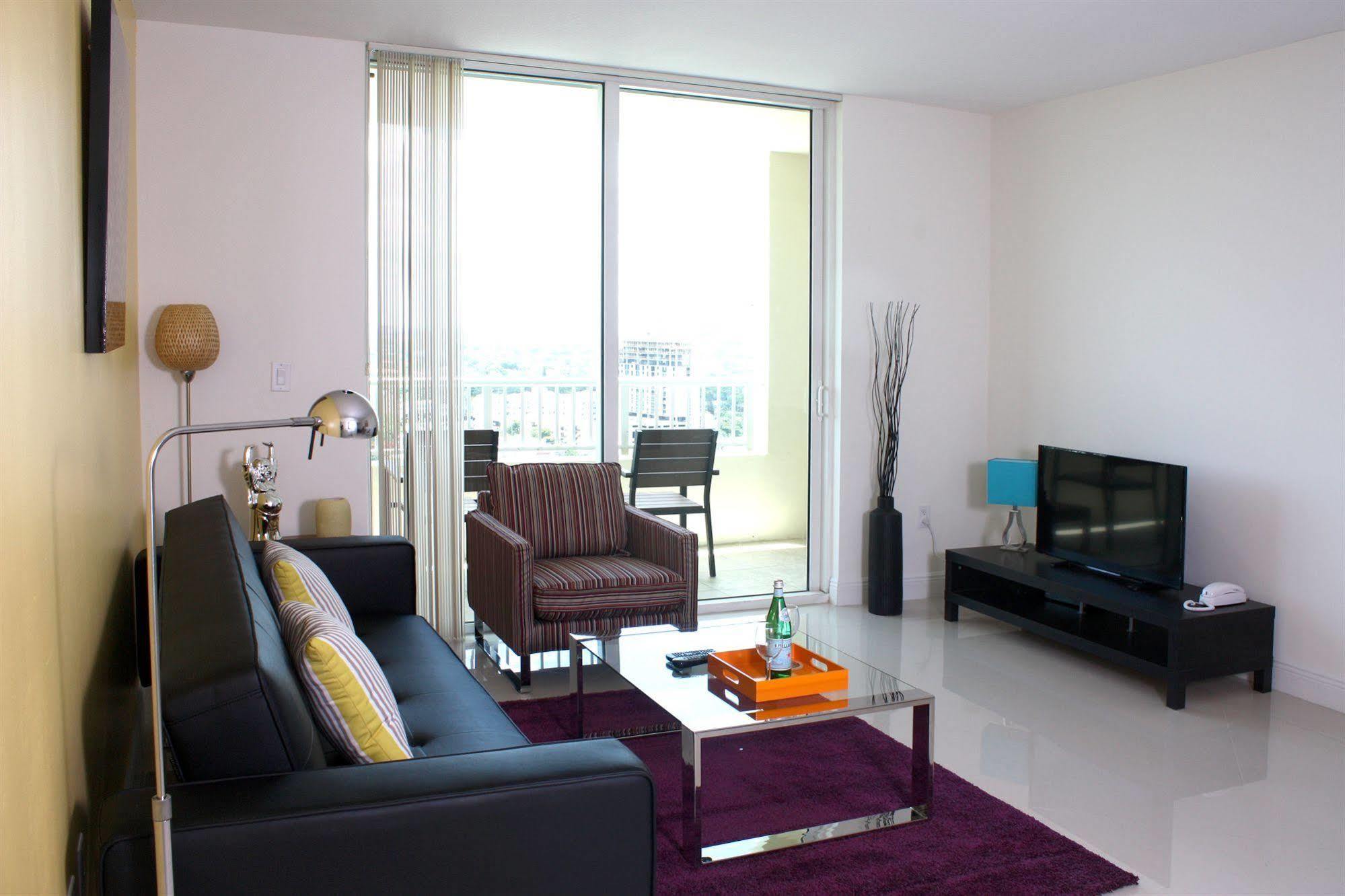 Dharma Home Suites Miami At Brickell Exterior photo