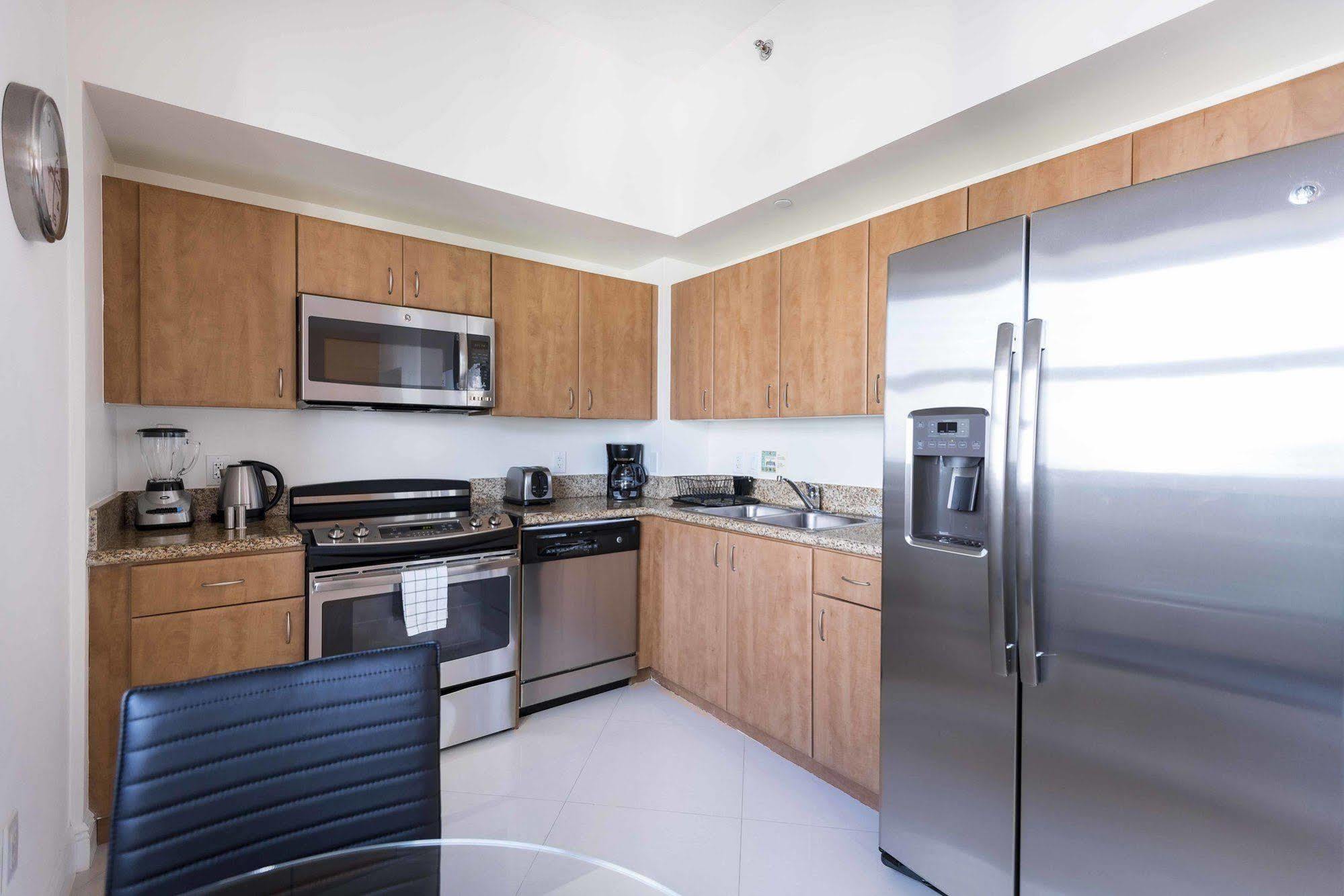 Dharma Home Suites Miami At Brickell Exterior photo